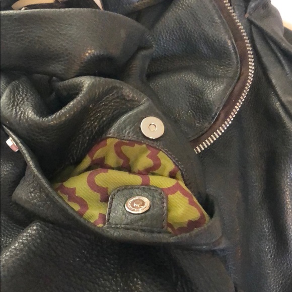 YANY - Picture 4 of 7